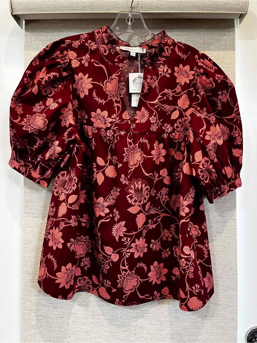 NWT Sugarlips Floral Puff-Sleeve Blouse in Plum/Wine and Pink